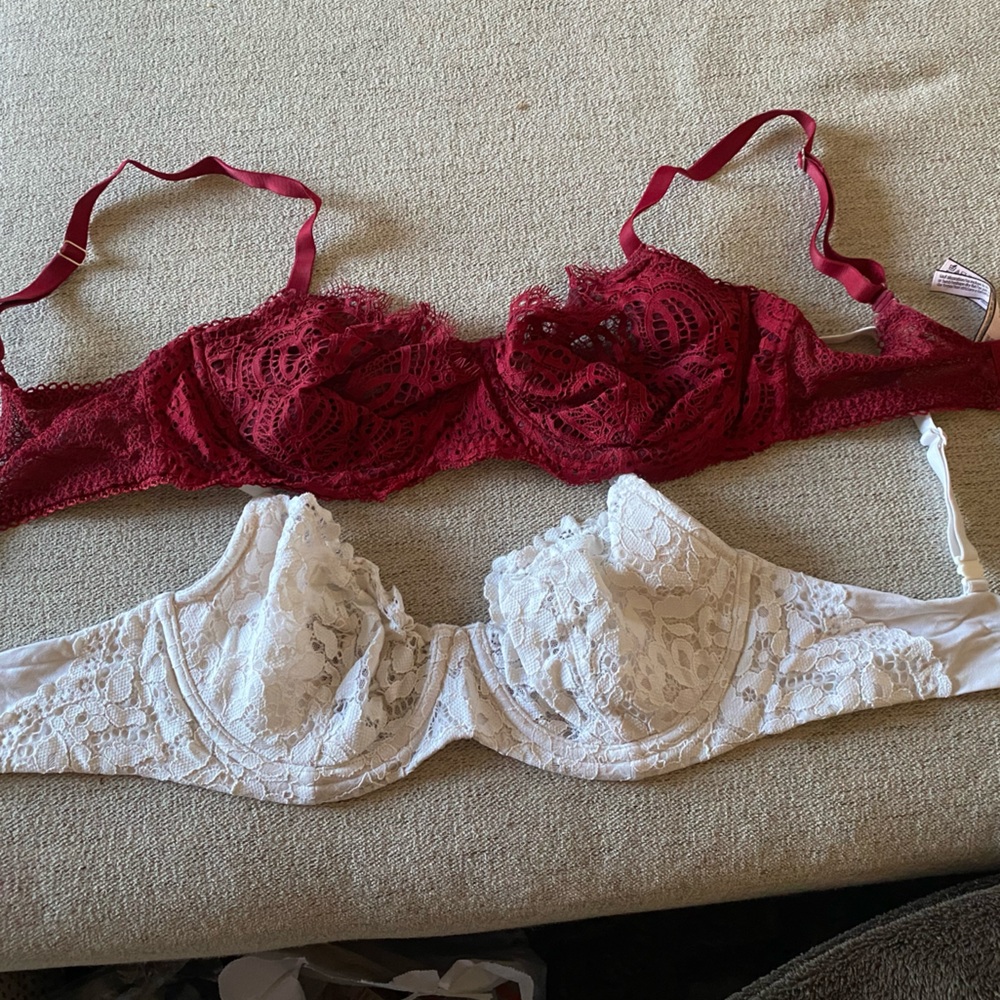 2 Victoria Secret bralettes size 34d & 32dd